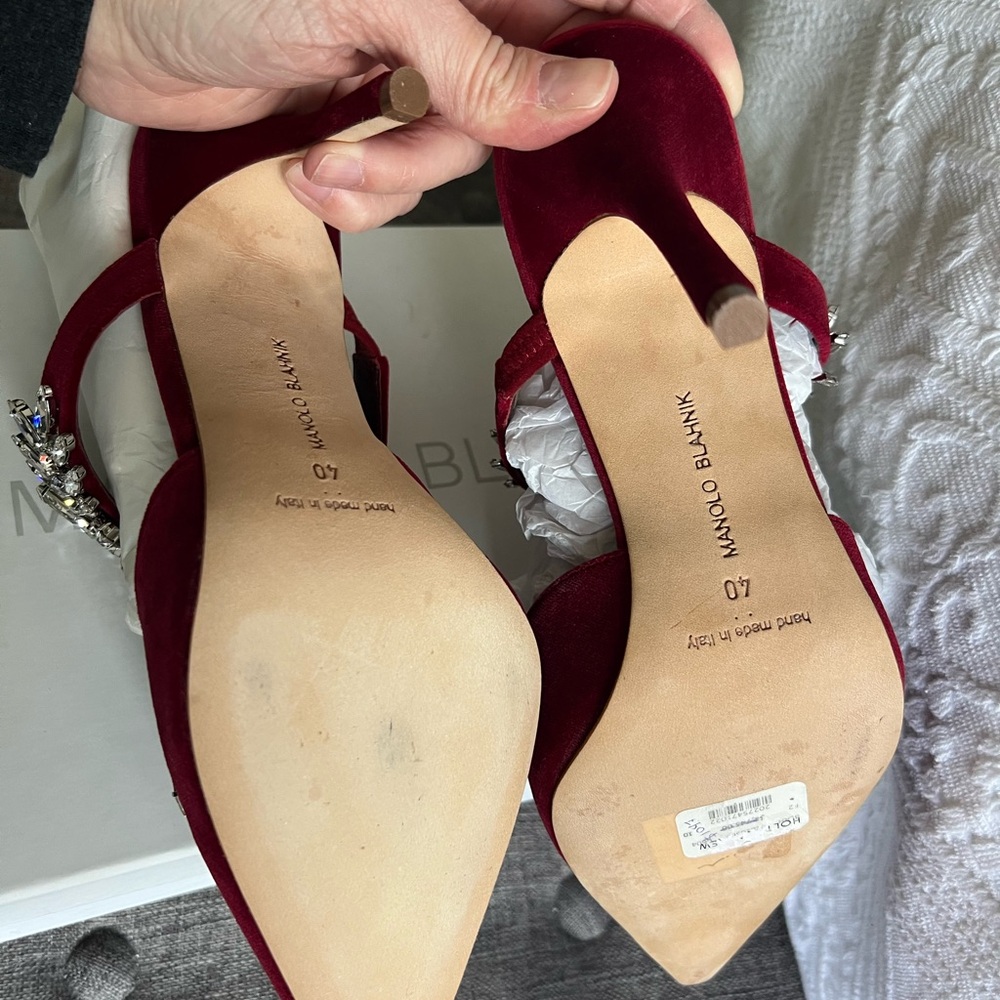 Manolo Blahnik Lurum Burgundy Velvet Crystal Embellished Mules size 40 - Picture 8 of 8